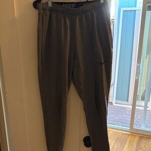 Nike Men's Heather-Gray Performance Jogger sweatpants